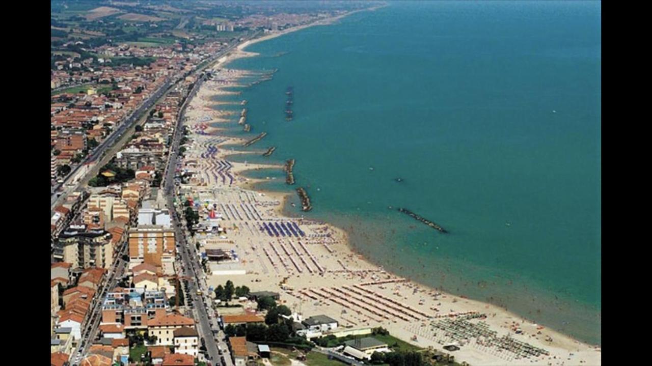 Retroscena Apartment In Centro Civitanova Marche Dış mekan fotoğraf